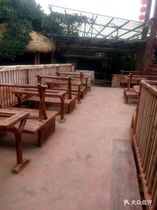 由于在长鹿住度假村,吃饭就近原则,所以不.-长