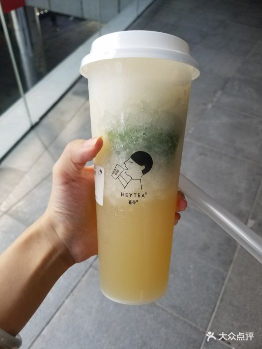 喜茶(三里屯太古里黑金店)整颗爆柠绿图片 第1张
