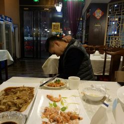 彭厨家宴馆团购 AybsOCiMJgJz3H6IXM3IbhTZbRTTbDreQD9cMslfRTlwOxyOVJHzYGhqGP5Ip-WMF5u7J_jS4MuCaeLAHD0KTg.jpg