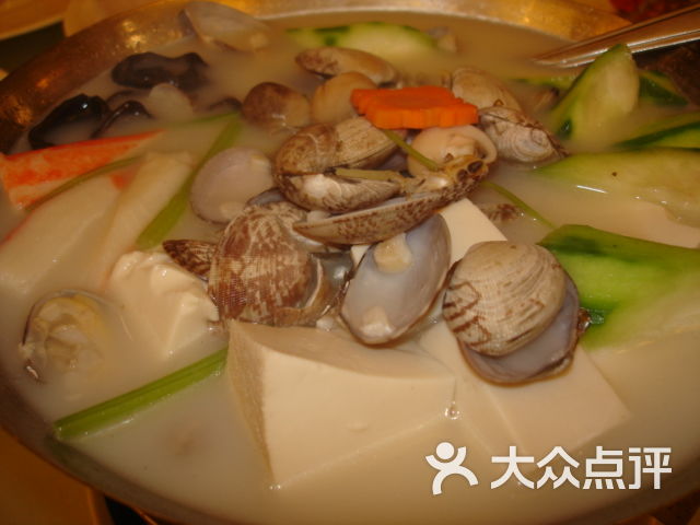 锅仔什锦海鲜豆腐煲