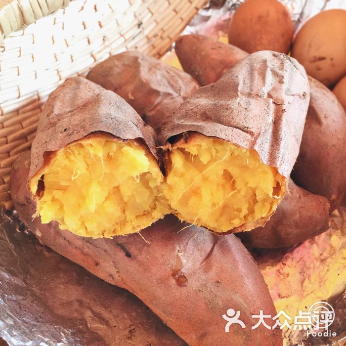 陈记土窑焖肉烤红薯图片 - 第1张