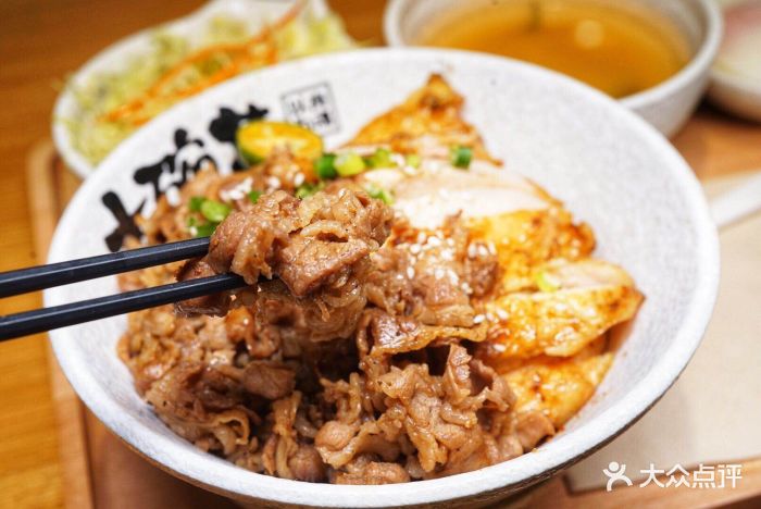 大碗丼日式烧肉饭(丽达购物中心店)图片