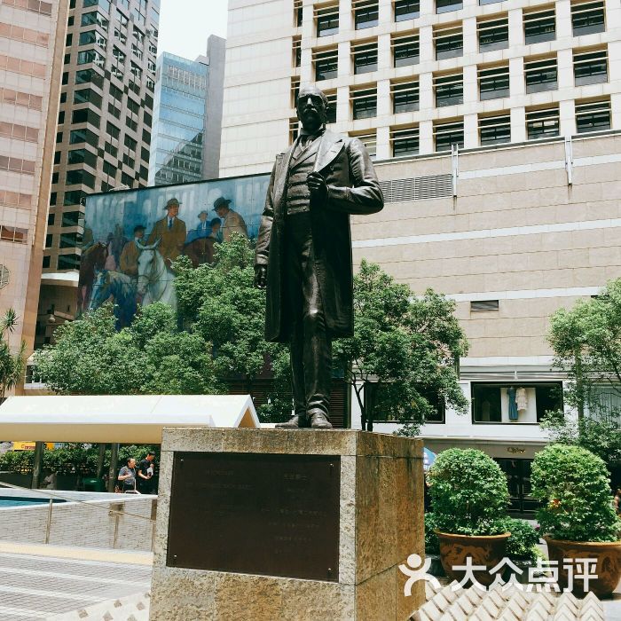皇后像广场和平纪念碑图片 - 第1张