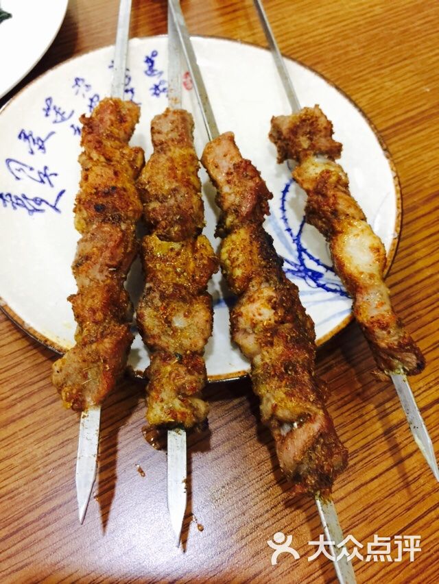 阿凡提餐厅啤酒广场.特色新疆羊肉串烤羊肉串图片 第3张