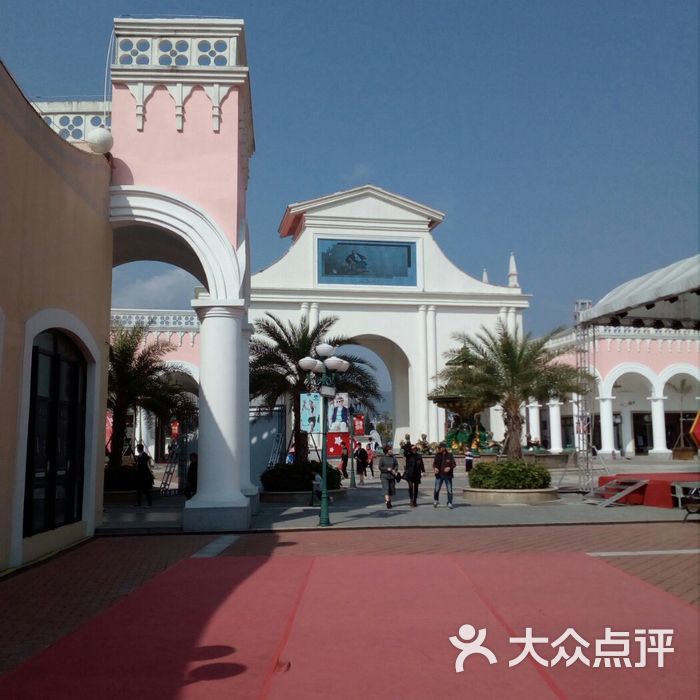 贵安奥特莱斯广场