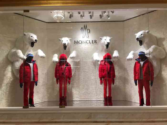 moncler(澳门永利皇宫店"来澳门买蒙口,推荐首选这家,货色多,环境.