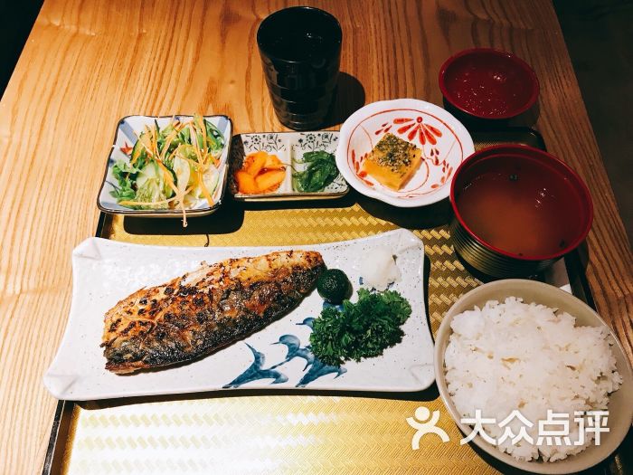 盐烤青花鱼定食