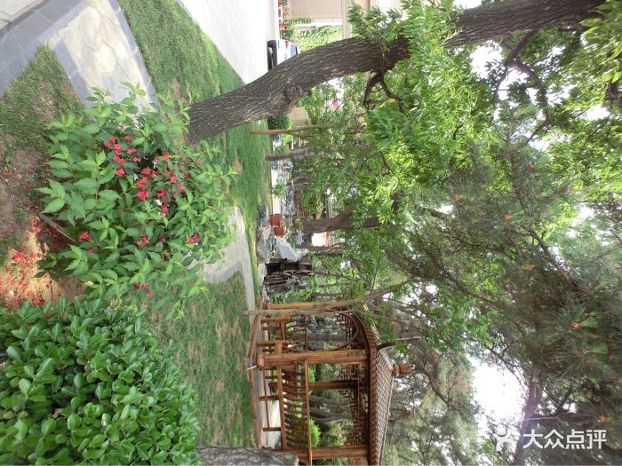 在北戴河离海边近的酒店里算很不错的了。安