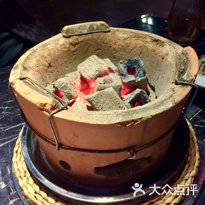 一炉小凤鲜 炭炉火锅的点评