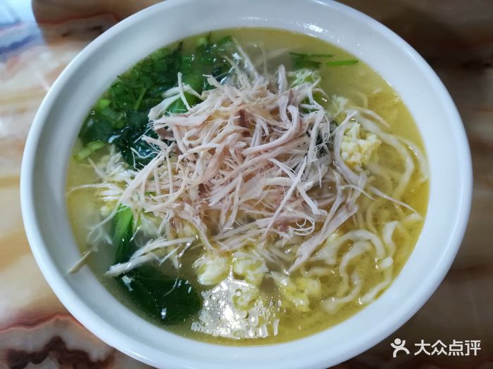 老母鸡汤特色手擀面鸡丝面图片