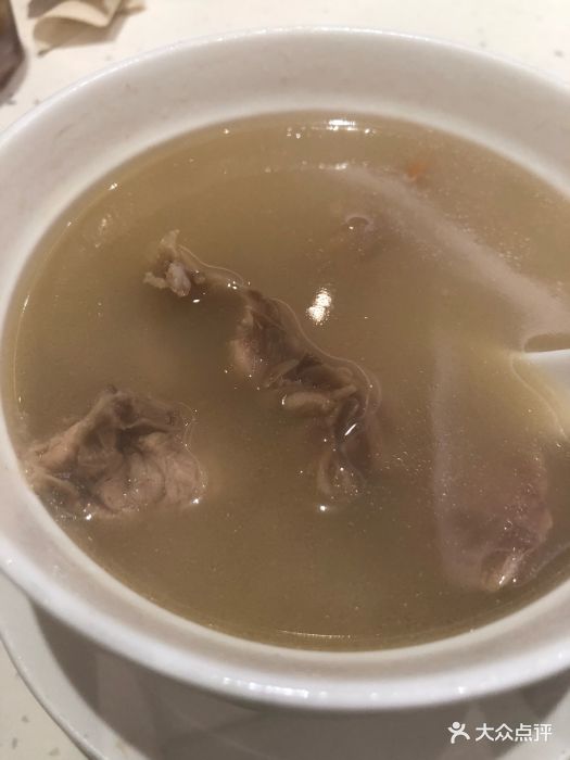 鲨鱼骨淮山杞子炖老鸡汤