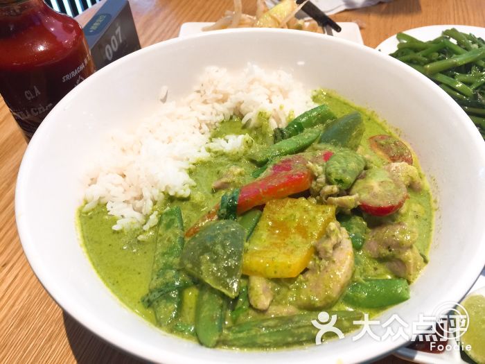 泰式青咖喱鸡肉饭