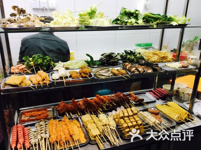 愉味特色串串卷饼菜品图片 - 第1张