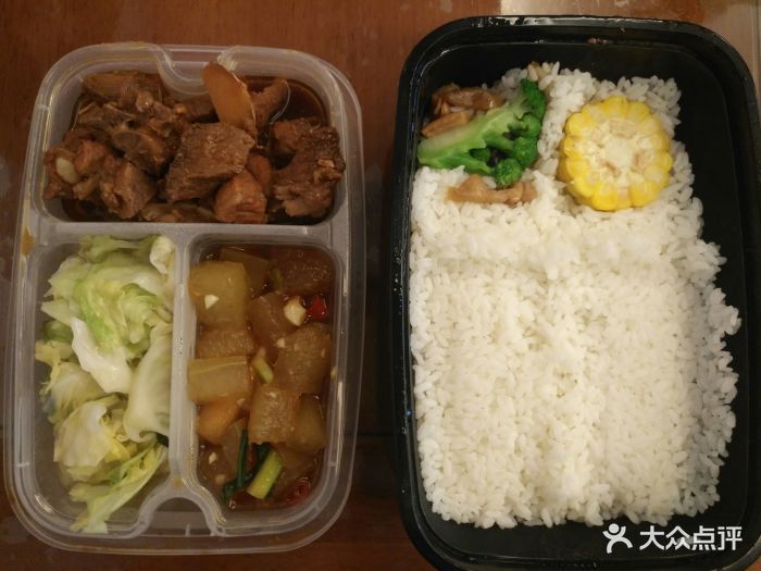 秘制仔排 2素菜 米饭