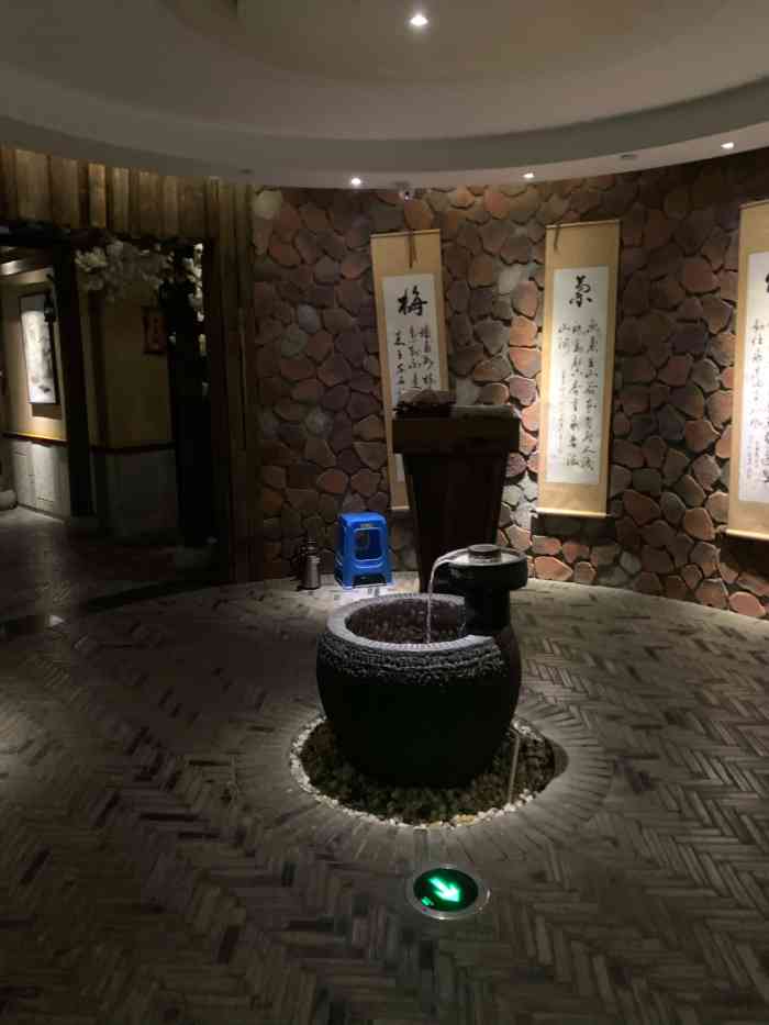 洪迈足道影院式养生会馆(绵竹旗舰店"还可以,去了几回了,基本上一回