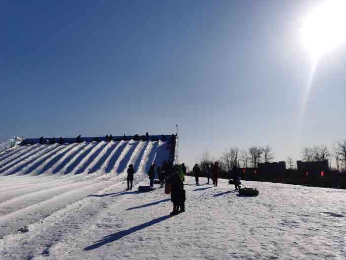 城市绿心森林公园冰雪嘉年华-"在通州城市绿心公园内