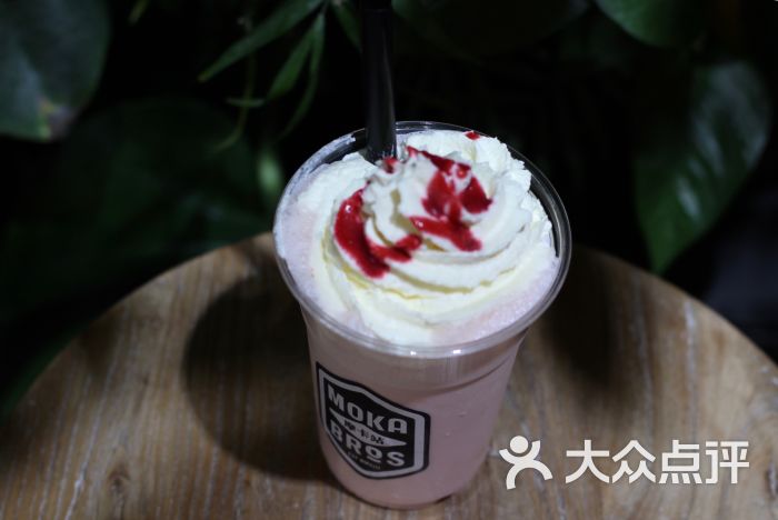 moka bros摩卡站轻食餐厅(世贸天阶店)草莓奶昔图片 第1333张