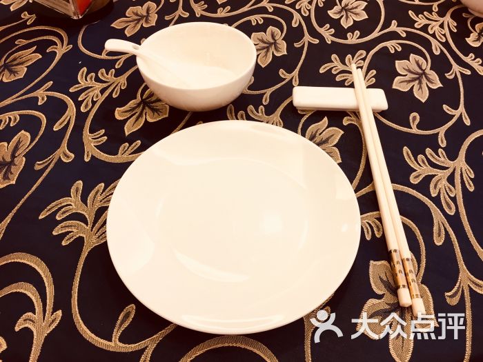 囯苑饭店餐具摆设图片 第12张