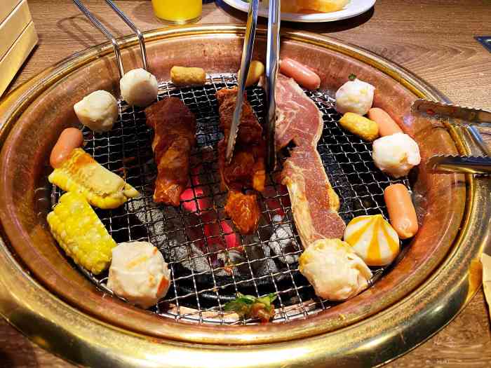 火炉火自助餐(龙湖杭州金沙天街店"韩式的烤肉,尤其点赞五花肉和