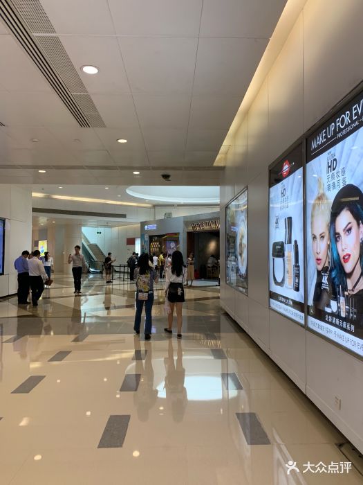 深圳唯一奢侈品主打商场,开业也8年了吧。.-