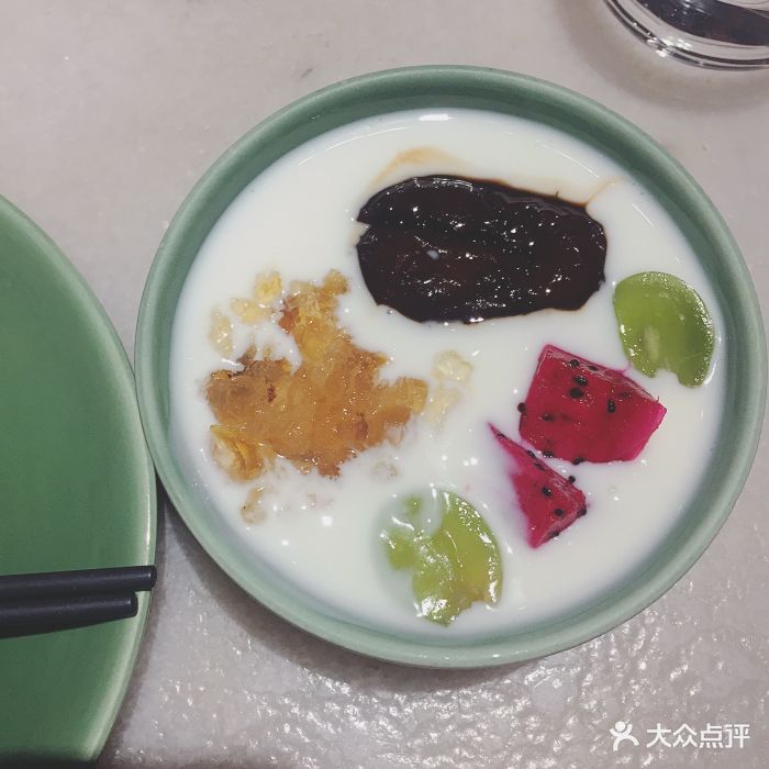 琥珀桃胶酸奶