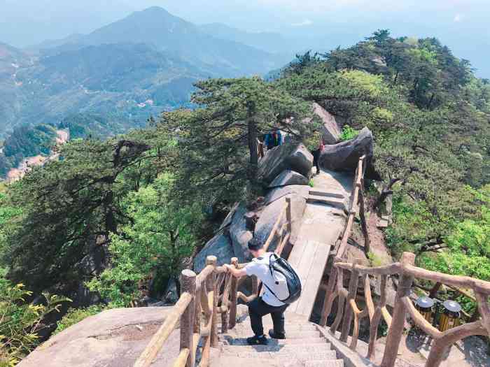 罗田薄刀峰风景区