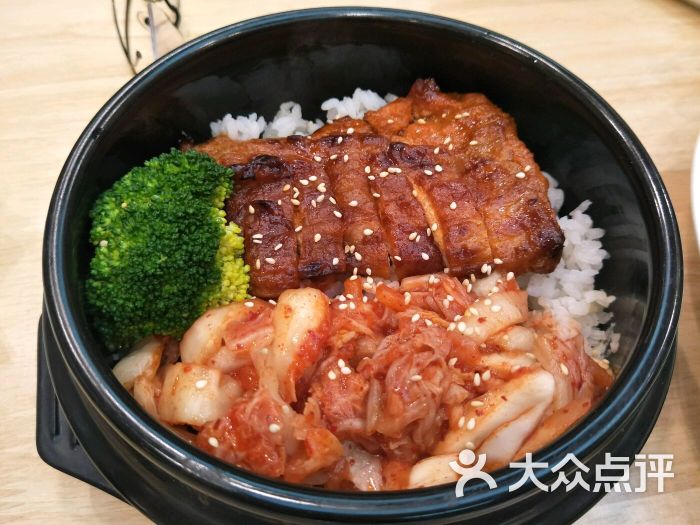 泡菜鸡排石锅拌饭
