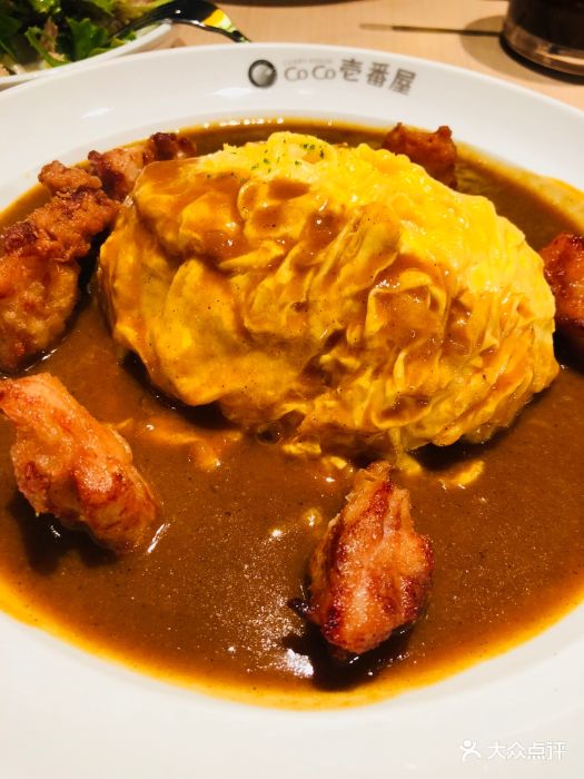 炸鸡块咖喱蛋包饭