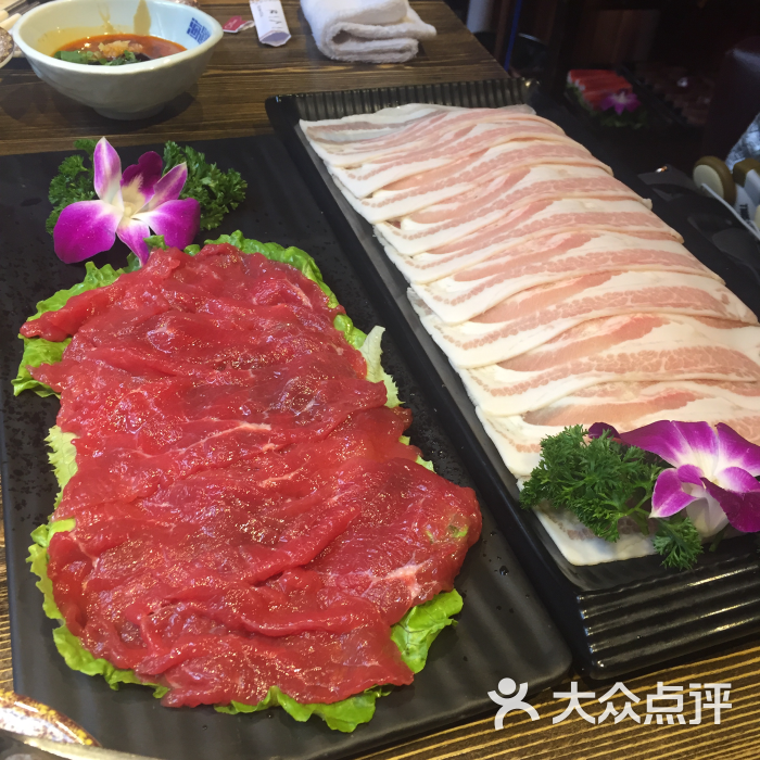 海道传火锅肥牛,黑猪肉图片 - 第3张