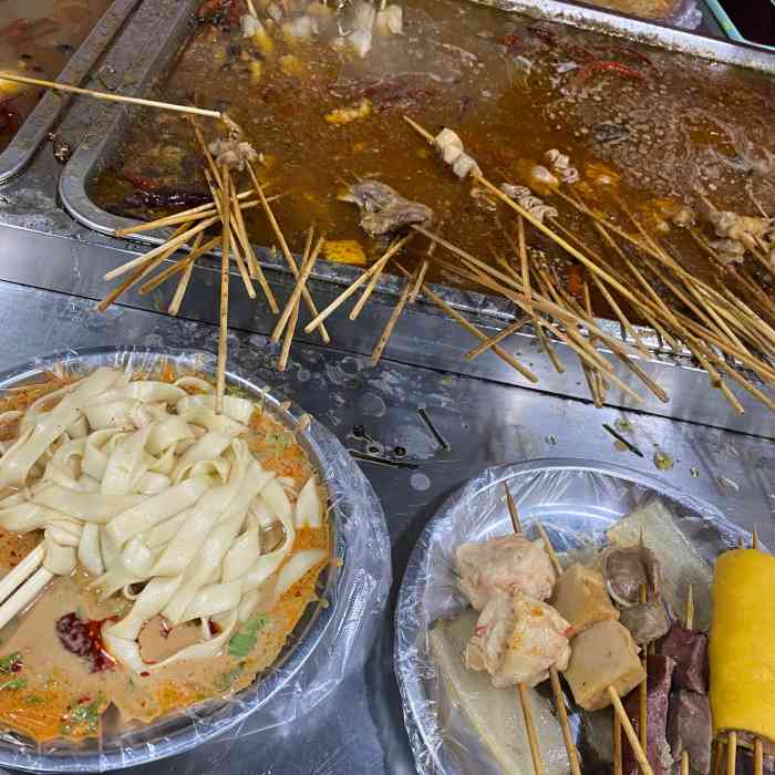 老北京脏摊麻辣烫(马家堡店"最近好像流行地摊名字的餐饮,地摊烤肉