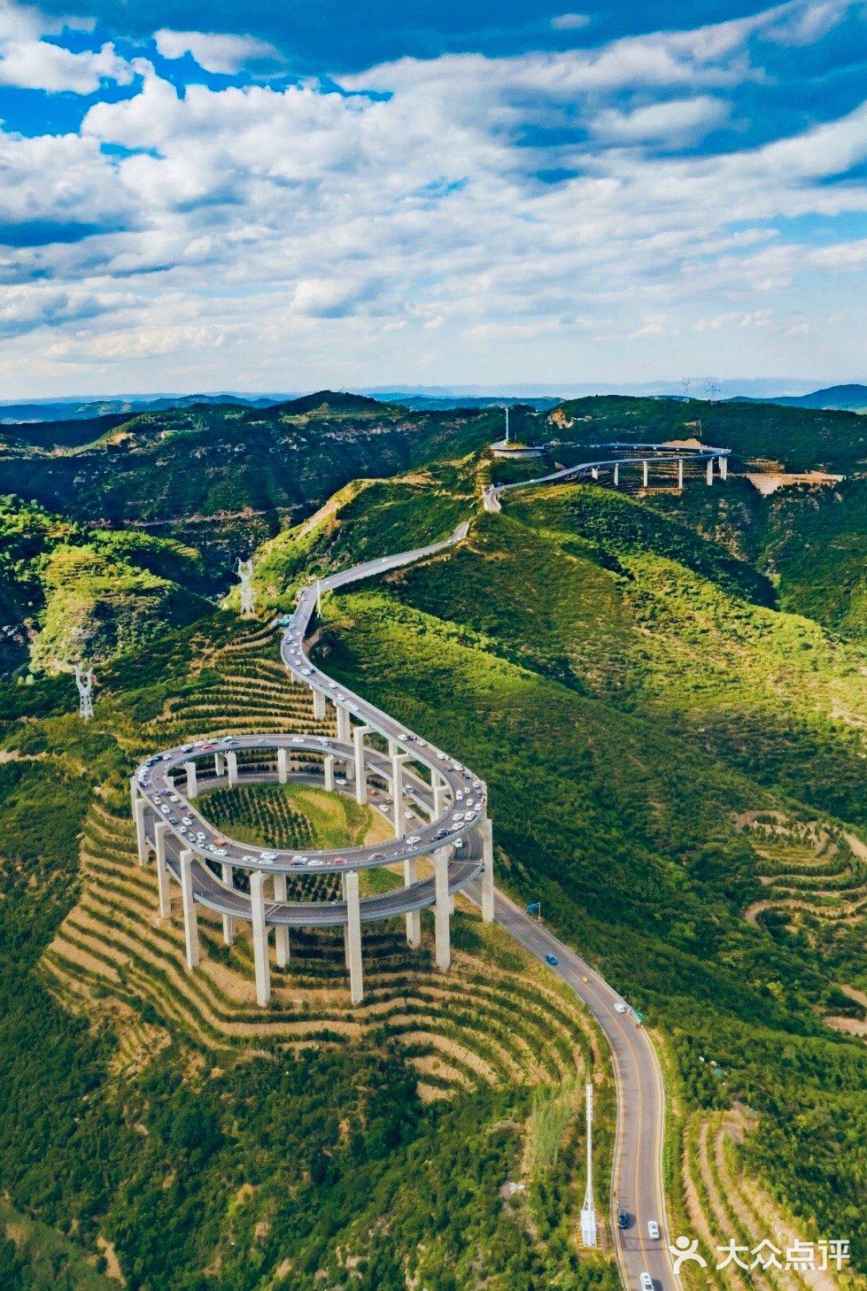 云端的盘山路 太原天龙山网红公路