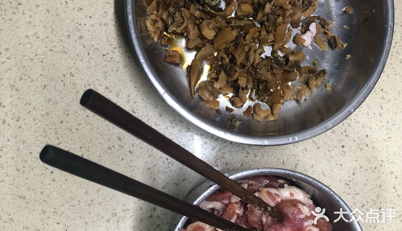 广东粤菜的经典之作梅菜蒸猪肉