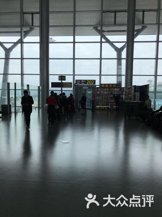 龙洞堡国际机场登机口图片 - 第32张