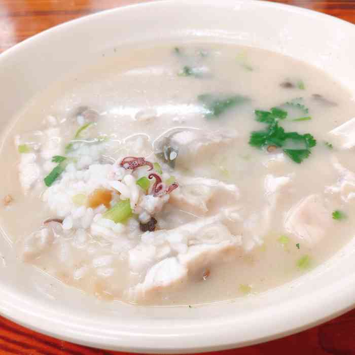 和记潮汕鱼粥"类似砂锅粥的口感,好喝~脆肉皖,生蚝,虾.