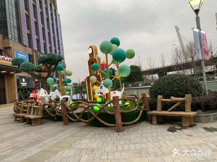紫荆广场·花漫里图片
