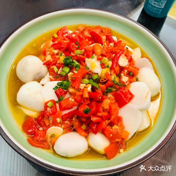 梁湖小厨鱼头泡饭(杨汊湖店)剁椒芋头图片 - 第1张