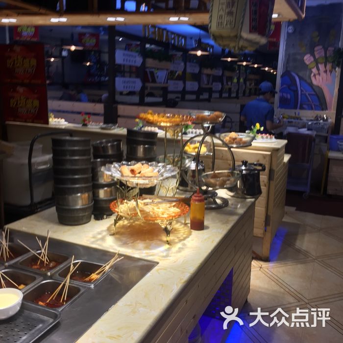 牛仔街区时尚自助餐厅