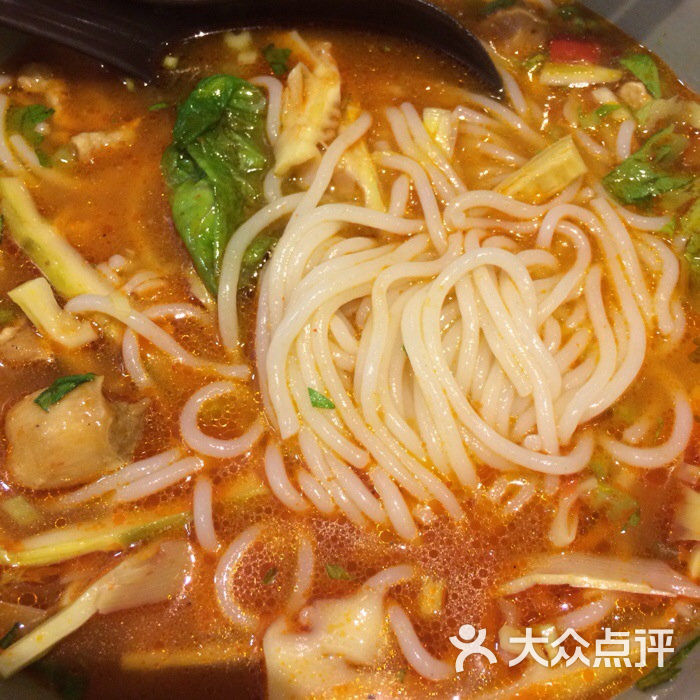 酸笋鸡肉米线