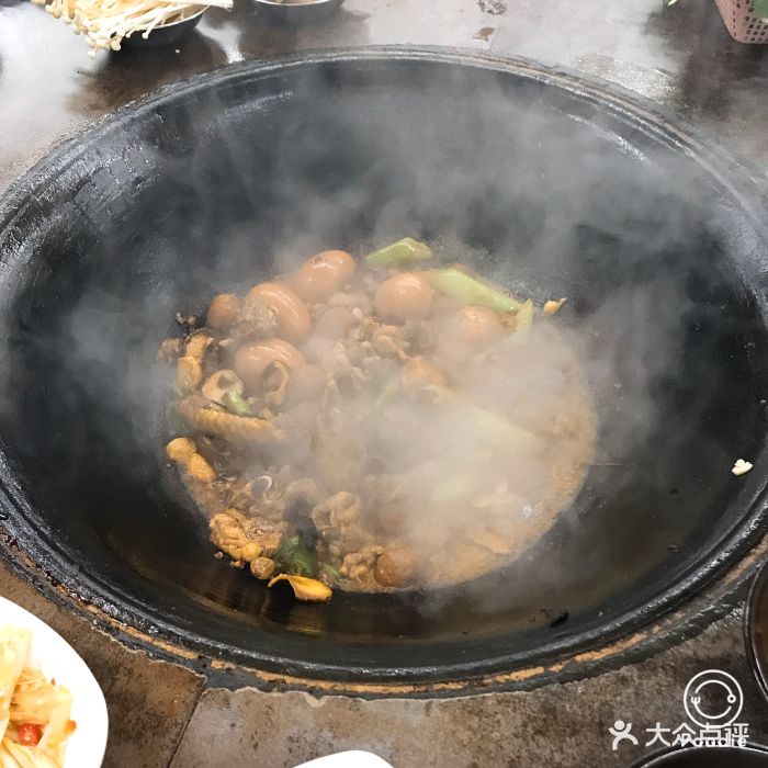 乡村柴火灶台鸡(谷山店)柴火鸡图片