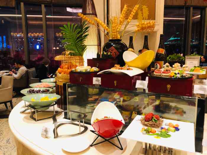 富力万达文华酒店·美食汇全日自助餐厅"服务好.