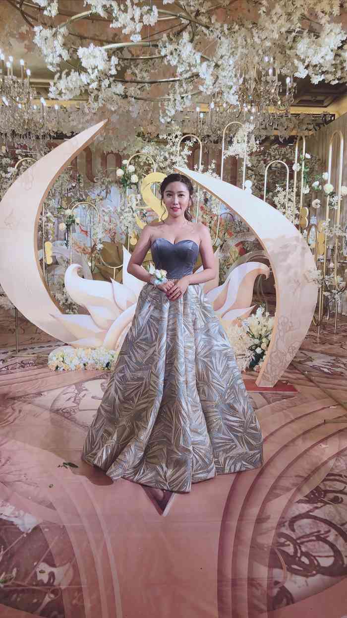 法国amelie poulain婚纱礼服馆(爱美丽彩妆造型旗舰店)