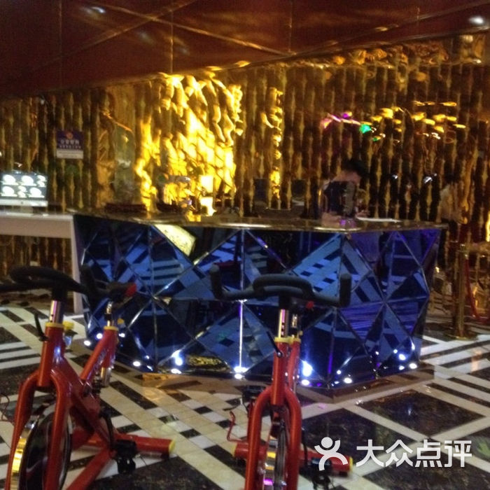 丽舞酒吧 live house