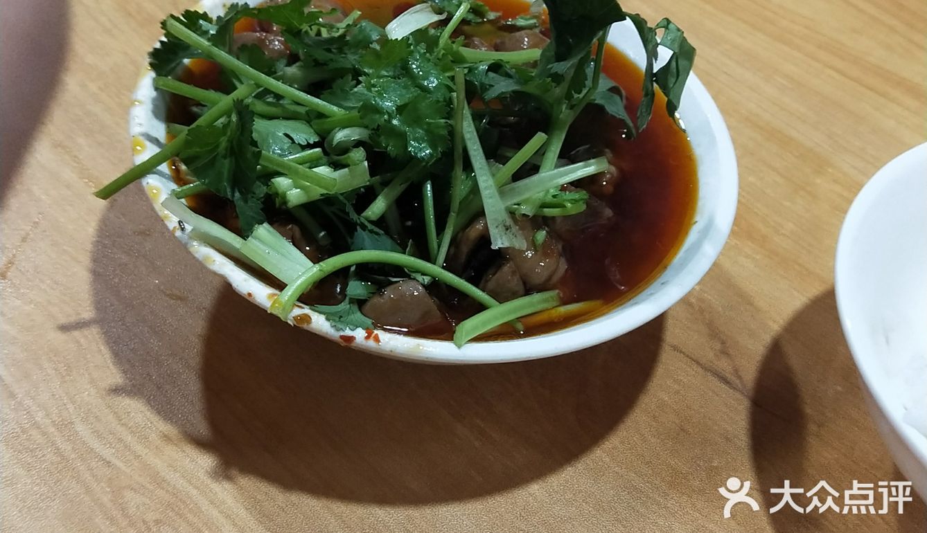 我也不是很喜欢吃肥肠感觉有点过于油腻了
