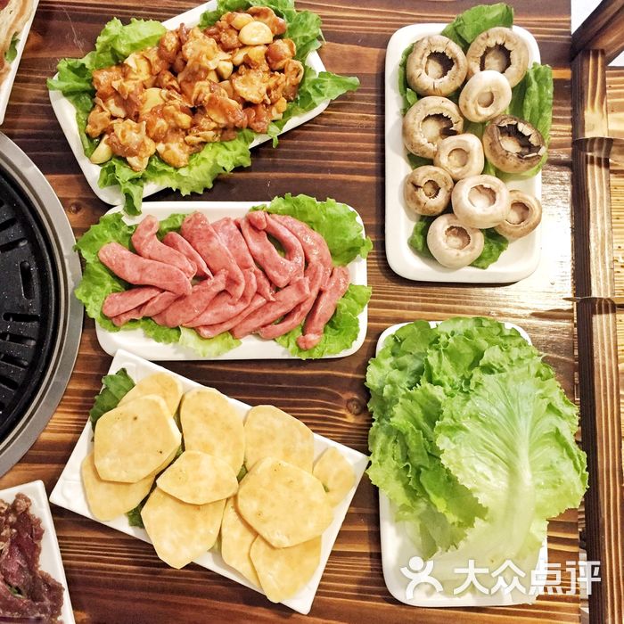 盆钵满东北地炉烤肉