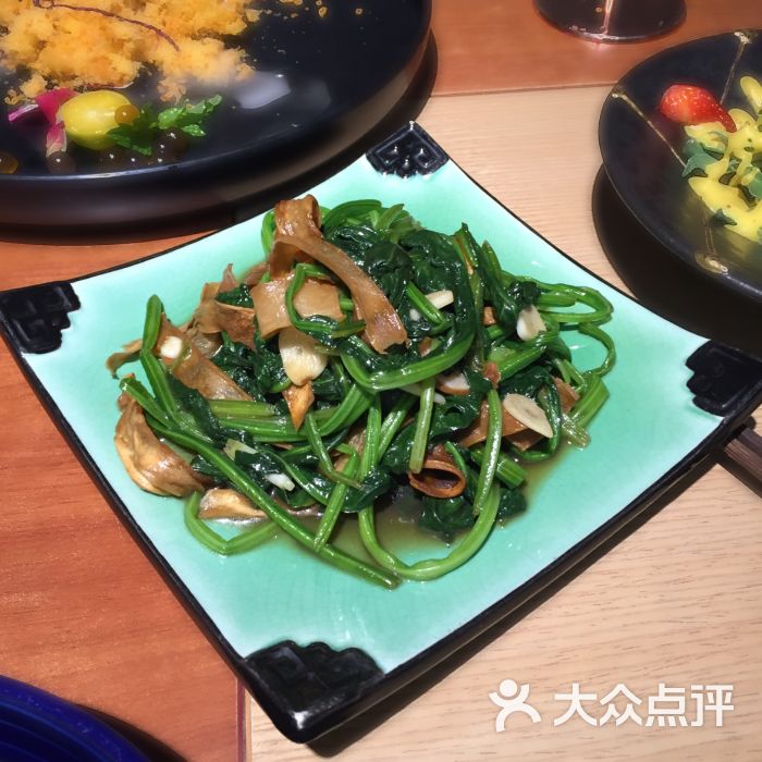 烤蘑菇炒菠菜梗