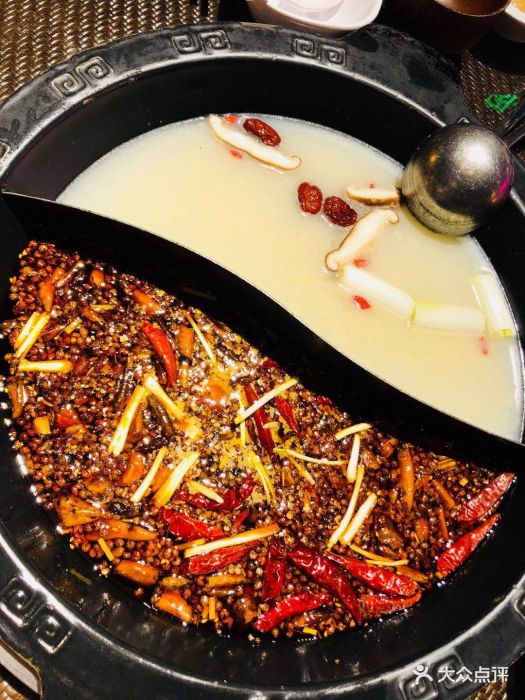 山城辣妹子重庆火锅(回龙观华联十五分店)鸳鸯锅图片