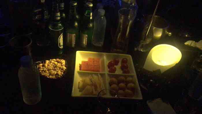 很嗨的夜店,晚上气氛不错,适合年轻人的酒吧!
