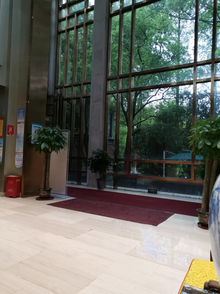 水墨江南(八一路店"商务宴请的好地方.和武汉的九龙大酒店是一.