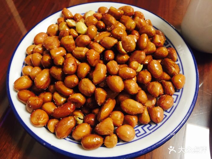 晶晶海鲜美食广场炸果仁图片