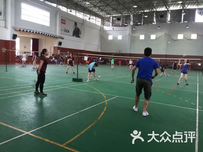 曹杨中学羽毛球馆-图片-上海运动健身